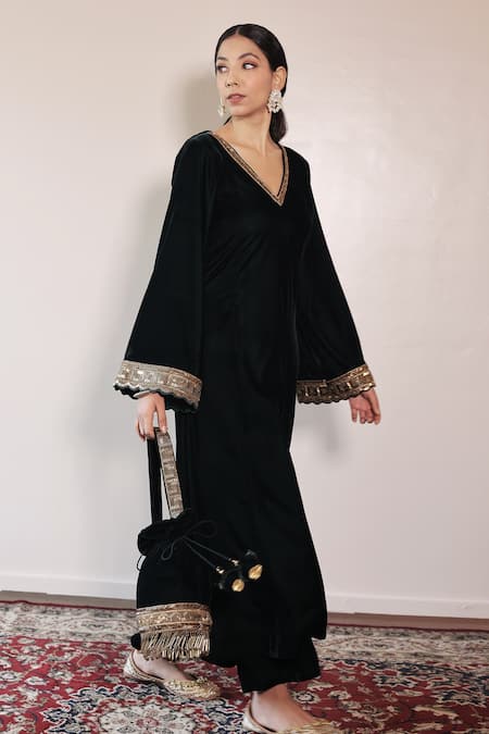 Buy Shrutkirti Green Silk, Velvet Tassels V-neck Embroidered Kurta Palazzo Set Online at Aza Fashions Buy_Shrutkirti_Green Silk, Velvet Tassels V-neck Embroidered Kurta Palazzo Set_Online_at_Aza_Fashions