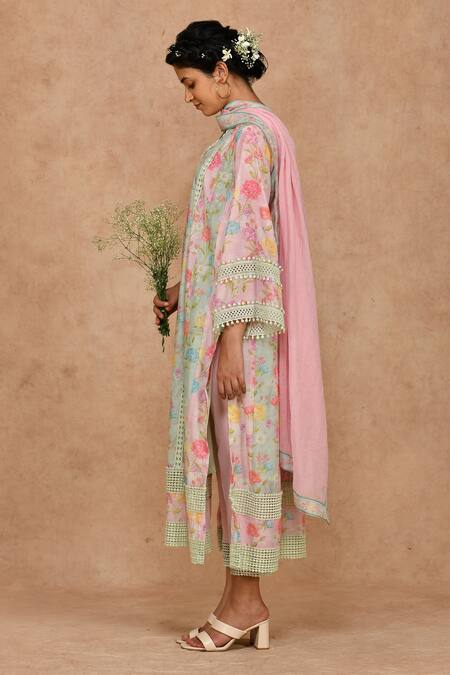Buy_Ekavira_Pink Chanderi Printed Floral V Neck Kurta Set _Online_at_Aza_Fashions