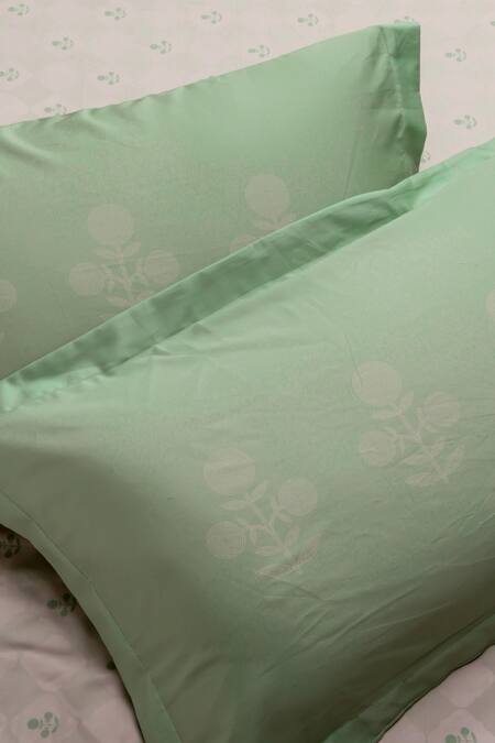 Buy_Kyoona_Green 100% Cotton Printed The Bageecha Floral Bedsheet Set_Online_at_Aza_Fashions