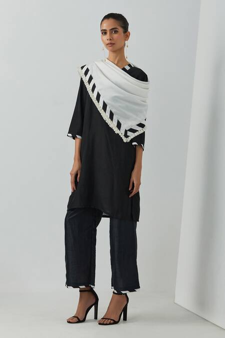 Buy_The Indian Cause_Black Chanderi V-neck Short Kurta_Online_at_Aza_Fashions