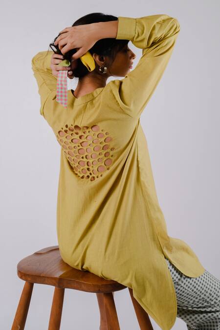 Tussah By Siddhi Shah_Green Cotton Plain Round Collar High Low Tunic  _Online_at_Aza_Fashions