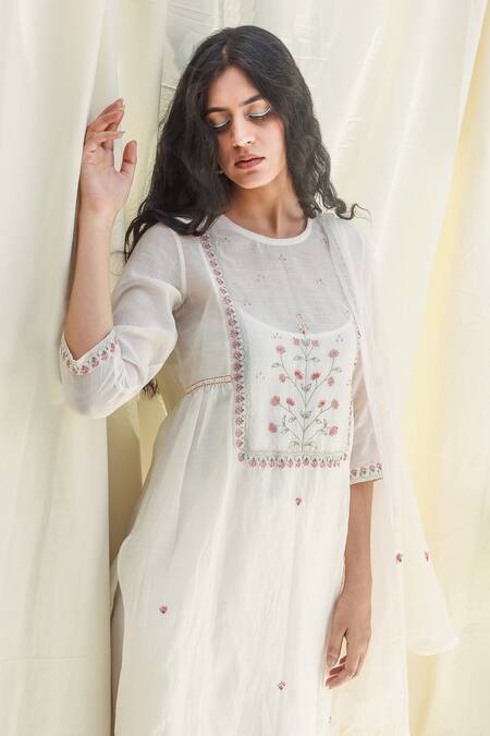 Buy_Tatwa_Ivory Handloom Cotton, Viscose, Silk Embroidery, Chanderi Kurta And Pant Set _Online_at_Aza_Fashions