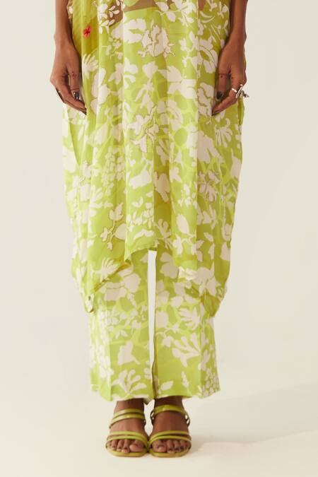 Buy_Amka_Green Crepe Embroidery Round Neck Juhu Floral Print Kurta With Pant_Online_at_Aza_Fashions
