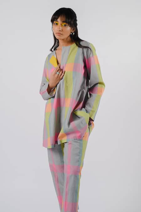 Buy_Tussah By Siddhi Shah_Grey Cotton Round Neck Checkered Print Tunic And Pant Set _Online_at_Aza_Fashions