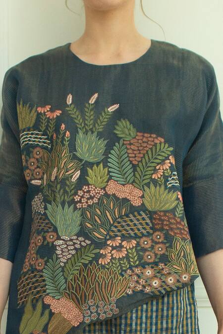 Buy_Oja_Blue Handloom Silk Applique Round Embroidered Asymmetric Tunic And Pant Set _Online_at_Aza_Fashions