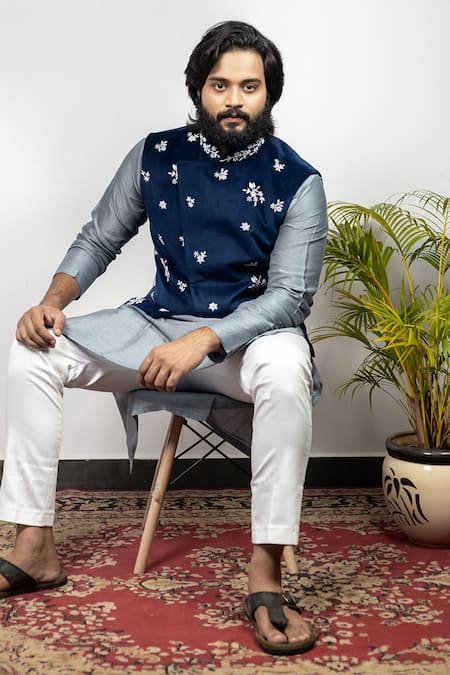 Buy Hilo Design Blue Velvet Pearls Floral Work Bundi Online at Aza Fashions Buy_Hilo Design_Blue Velvet Pearls Floral Work Bundi _Online_at_Aza_Fashions