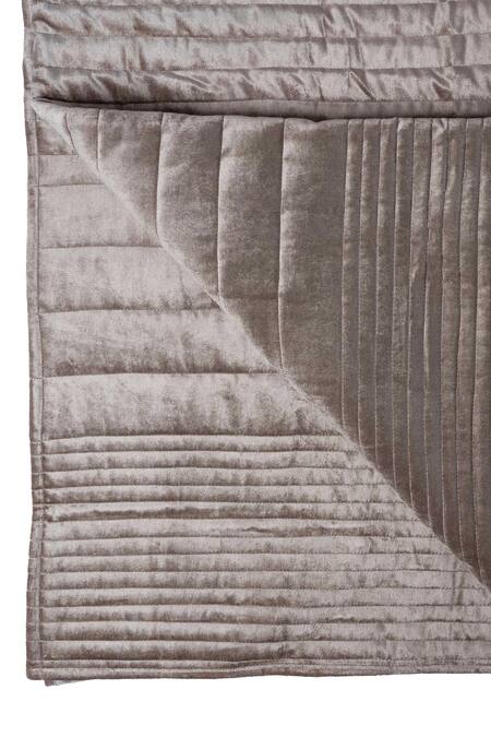 Buy_H2h_Beige Velvet Pristine Grid Bedcover Set _Online_at_Aza_Fashions