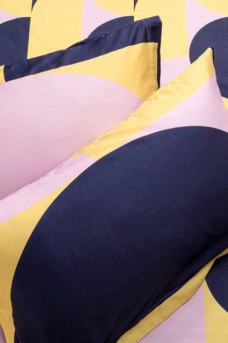 Buy_Kyoona_Yellow 100% Cotton, Satin Weave Scallop Pattern The Echo Bedcover Set_Online_at_Aza_Fashions