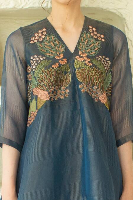 Buy_Oja_Blue Handloom Silk Applique V Neck Asymmetric Embroidered Short Tunic And Pant Set _Online_at_Aza_Fashions