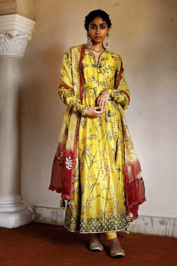 Archana Jaju_Yellow Pure Silk And Cotton Lycra Aari & Sequin, Hand Painted Anarkali Set_Online_at_Aza_Fashions