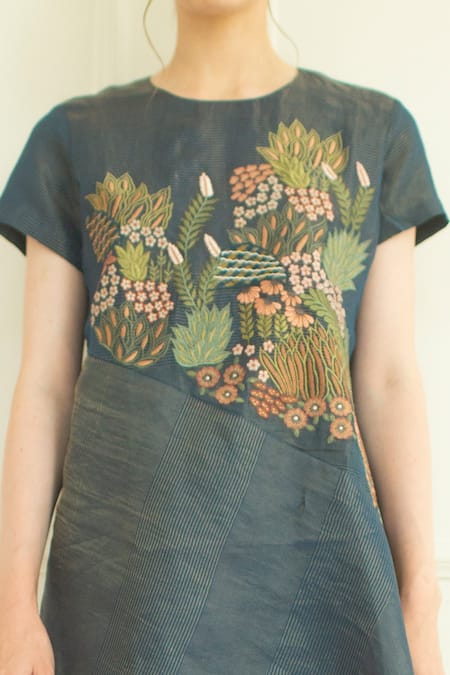 Buy_Oja_Blue Handloom Silk Applique Round Floral Short Tunic And Pant Set _Online_at_Aza_Fashions