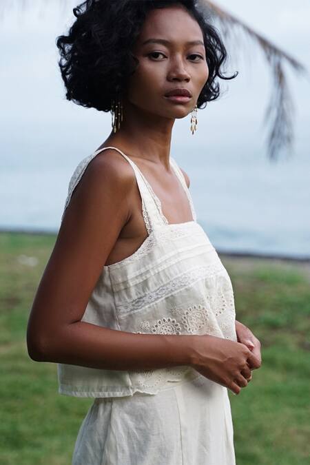 Baju Ivory Chanderi Cotton Silk Lace Work Square Neck Spell Love Crop Top For Women Online at Aza Fashions Baju_Ivory Chanderi Cotton Silk Lace Work Square Neck Spell Love Crop Top For Women_Online_at_Aza_Fashions