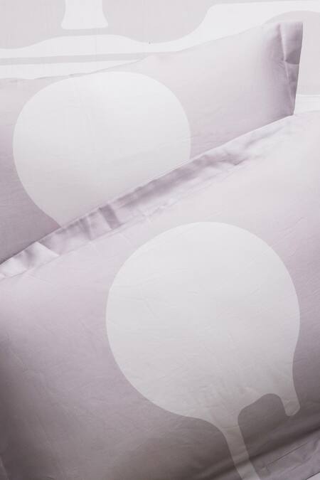 Buy_Kyoona_Grey 100% Cotton, Satin Weave Polka Dot Drip Pattern The Bedcover Set_Online_at_Aza_Fashions