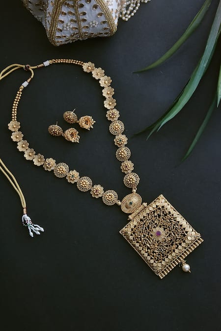 SWABHIMANN Temple Necklace Set 