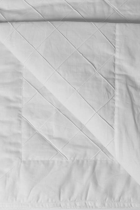 Buy_H2h_White Linen Diamond Pattern Bedcover Set_Online_at_Aza_Fashions