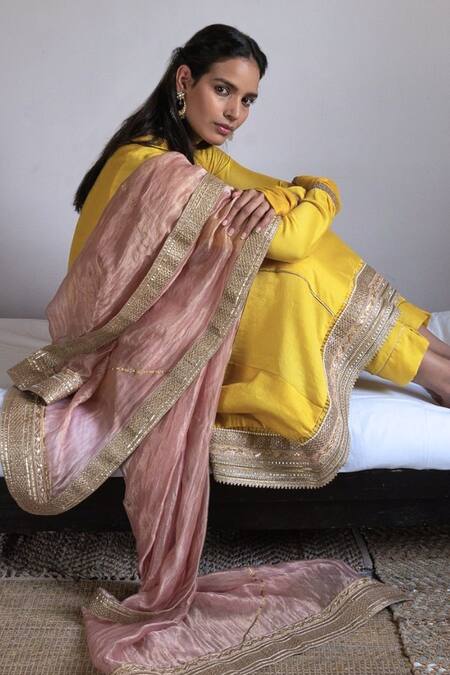 Buy Shorshe Clothing Pink Chanderi Silk Embroidery Hand Dupatta Online at Aza Fashions Buy_Shorshe Clothing_Pink Chanderi Silk Embroidery Hand Dupatta _Online_at_Aza_Fashions