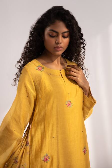 Label Shreya Sharma Yellow Chanderi Embroidery Keyhole Neck Kurta And Flared Pant Set Online at Aza Fashions Label Shreya Sharma_Yellow Chanderi Embroidery Keyhole Neck Kurta And Flared Pant Set _Online_at_Aza_Fashions