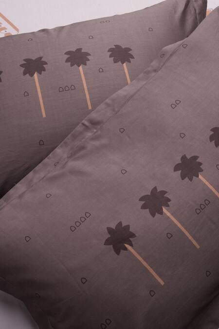 Buy_Kyoona_Grey 100% Cotton Print Golconda Memories Bedsheet Set_Online_at_Aza_Fashions