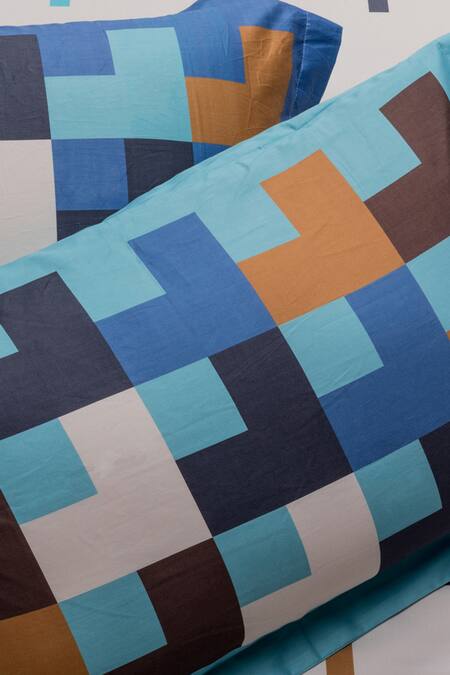 Buy_Kyoona_White 100% Cotton Print Chaukona Geometric Bedsheet Set_Online_at_Aza_Fashions