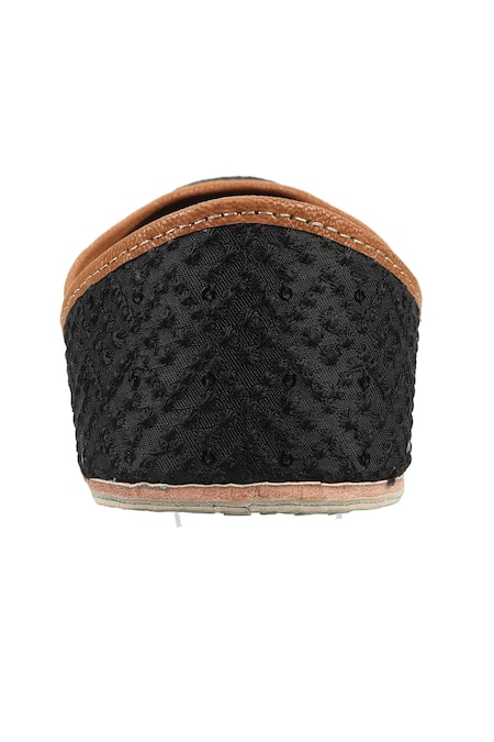 Buy_Imlee Jaipur_Black Floral Thread Work Juttis _Online_at_Aza_Fashions