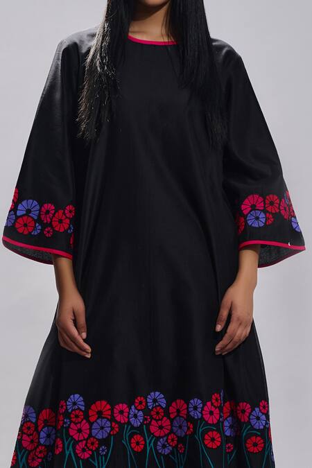Buy_Taika By Poonam Bhagat_Black Chanderi Embroidered Floral Round Applique A-line Tunic Set _Online_at_Aza_Fashions
