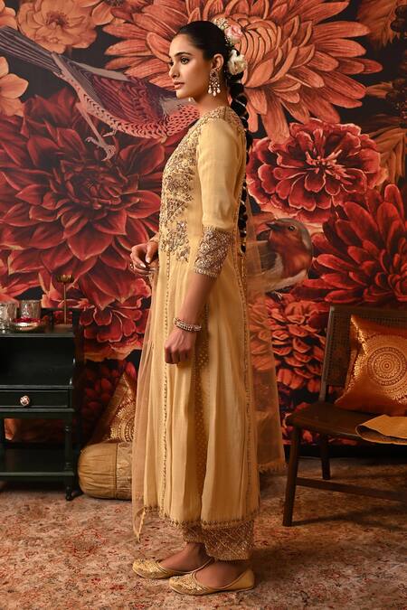Buy Moledro Gold Brocade, Net Sequins, Beads, Zari, Embroidery Round Neck Shira Kurta Set Online at Aza Fashions Buy_Moledro_Gold Brocade, Net Sequins, Beads, Zari, Embroidery Round Neck Shira Kurta Set _Online_at_Aza_Fashions