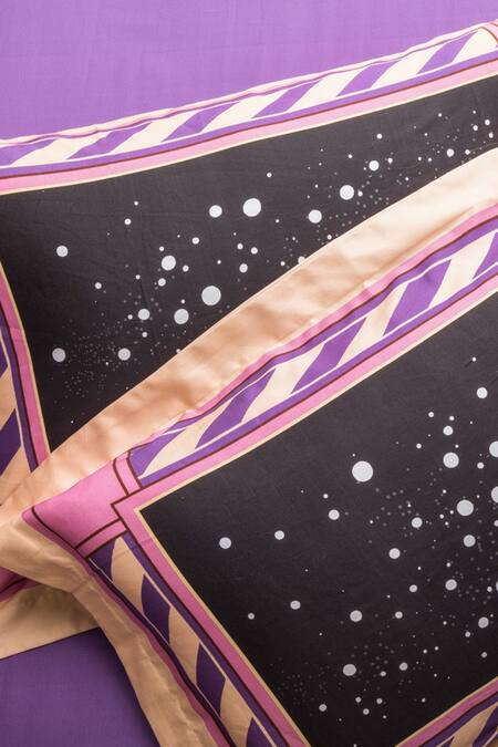 Buy Kyoona Purple 100% Cotton Printed The Monks Tangerine Geometric Bedsheet Set Online at Aza Fashions Buy_Kyoona_Purple 100% Cotton Printed The Monks Tangerine Geometric Bedsheet Set_Online_at_Aza_Fashions