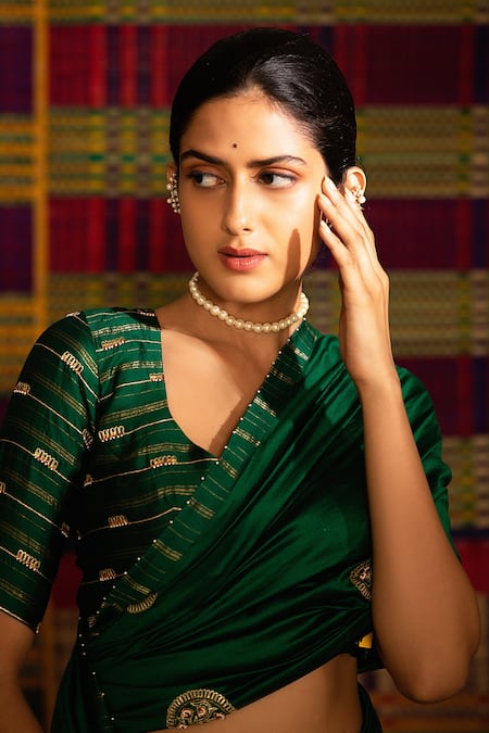 Buy Deep Thee Emerald Green Maheshwari Haritah Mandala Hand Embroidered Saree With Blouse Online at Aza Fashions Buy_Deep Thee_Emerald Green Maheshwari Haritah Mandala Hand Embroidered Saree With Blouse _Online_at_Aza_Fashions