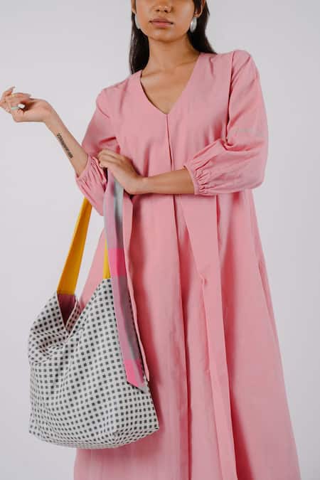 Tussah By Siddhi Shah Pink Cotton V Neck Box Pleat Kurta Online at Aza Fashions Tussah By Siddhi Shah_Pink Cotton V Neck Box Pleat Kurta _Online_at_Aza_Fashions