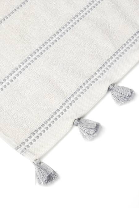 Houmn_Off White 100% Cotton Weaves Selma Egret Towel Set_Online_at_Aza_Fashions