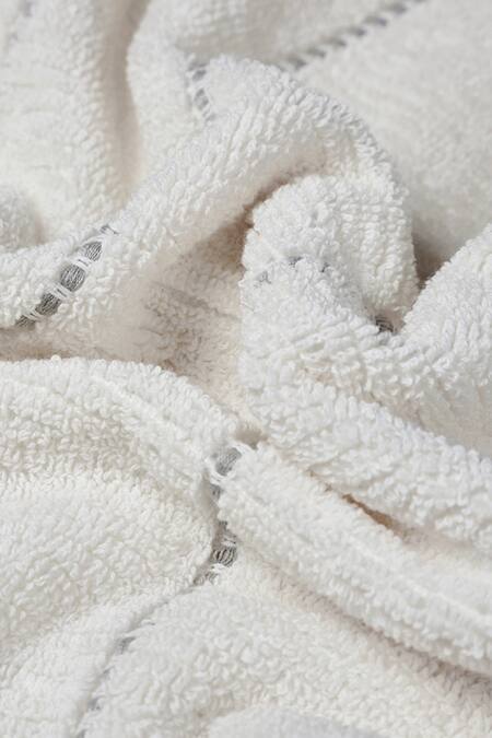 Buy_Houmn_Off White 100% Cotton Weaves Selma Egret Towel Set_Online_at_Aza_Fashions
