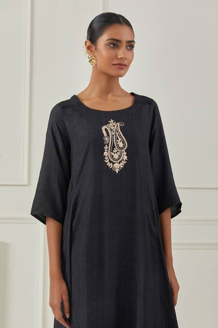 Shop_Kamaltaas_Black Cotton Silk Hand Embroidered Pittan Asymmetric Kurta And Pant Set  _Online_at_Aza_Fashions