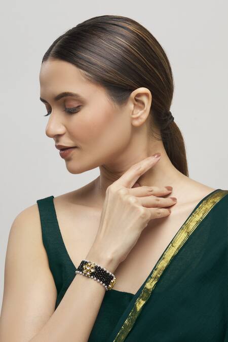 Moh-Maya By Disha Khatri_Gold Plated Beads Floral Kundan Bracelet _Online_at_Aza_Fashions