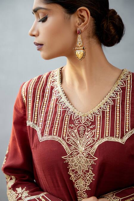 Torani_Maroon Slub , Pure Satin Bhagalpuri Gulghast Shiraz Kurta Pant Set _at_Aza_Fashions