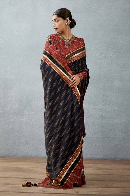 Torani_Black Slub Silk Bhagalpuri Floral Motifs Gulghast Nusrat Printed Saree _Online_at_Aza_Fashions