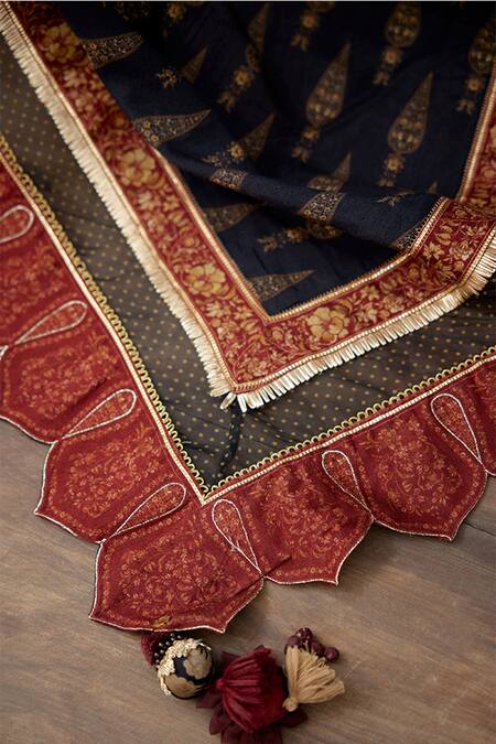 Torani_Black Slub Silk Bhagalpuri Floral Motifs Gulghast Nusrat Printed Saree _at_Aza_Fashions