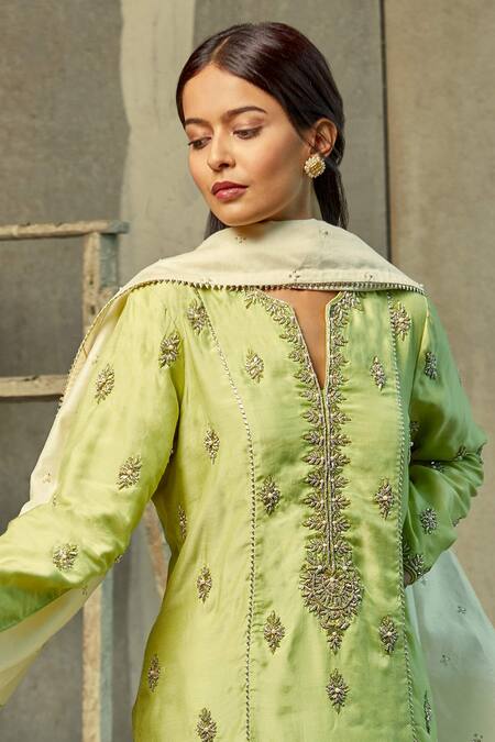 Aariyana Couture_Green Cotton, Silk, Bamboo, Chanderi Beads, Embroidery Split V-neck Kurta Set_Online_at_Aza_Fashions