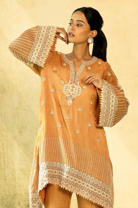 Aariyana Couture_Peach Tussar, Cotton Embroidery V-neck Silk Asymmetric Kurta And Pant Set_Online_at_Aza_Fashions