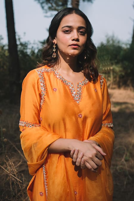Asaga_Orange Kurta Chanderi Silk Round Set _Online_at_Aza_Fashions