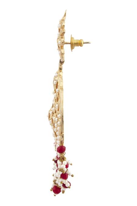 Moh-Maya By Disha Khatri Gold Plated Pearls, Diamonds Jadau Pendant Choker Set at Aza Fashions Moh-Maya By Disha Khatri_Gold Plated Pearls, Diamonds Jadau Pendant Choker Set _at_Aza_Fashions