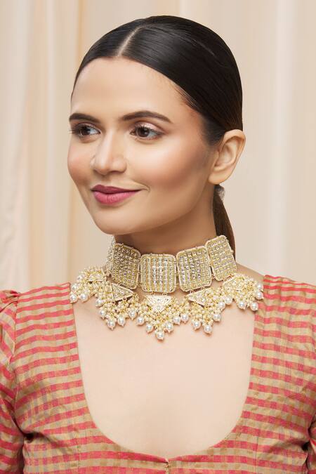 Buy_Just Shradhas_Gold Plated Kundan Geometric Pendant Choker _Online_at_Aza_Fashions