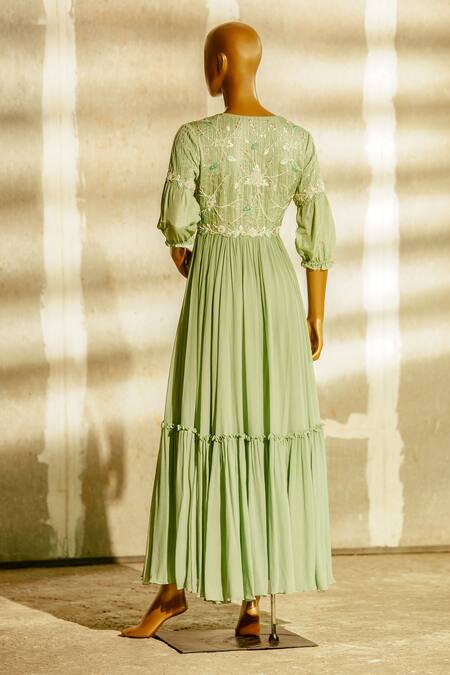 Shop_Ariyana by Aza_Green Chiffon V Neck Floral Embroidered Kurta _at_Aza_Fashions