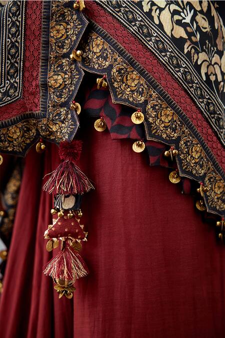 Buy Torani Red Tassels Gulnar Wajiha Printed Scarf Online at Aza Fashions Buy_Torani_Red Tassels Gulnar Wajiha Printed Scarf _Online_at_Aza_Fashions