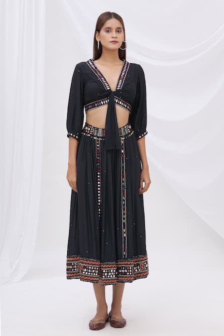 Buy_Surily G_Black Munga Silk V Neck Tie-up Crop Top_Online_at_Aza_Fashions