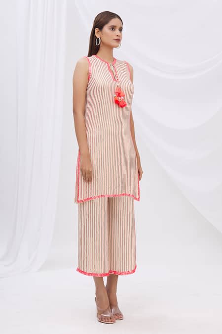 Surily G_White Crepe, Georgette Round Embroidered Short Kurta_Online_at_Aza_Fashions