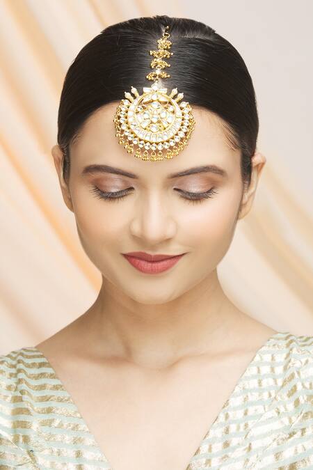 Vivinia By Vidhi Mehra_Gold Plated Kundan Maangtikka _at_Aza_Fashions
