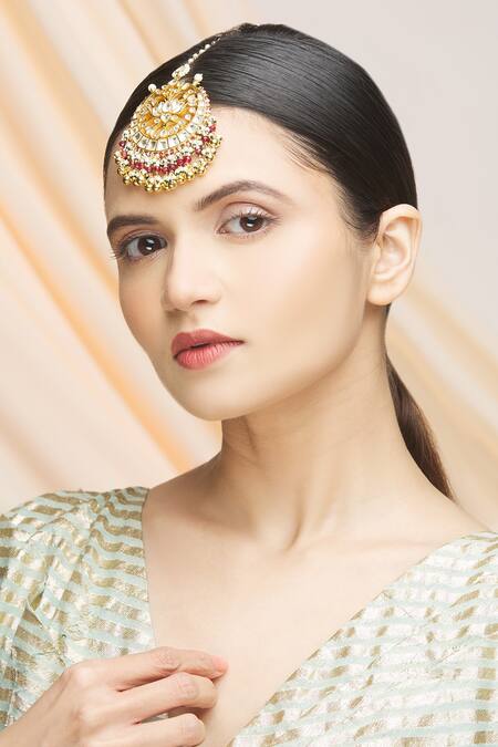 Shop_Vivinia By Vidhi Mehra_Gold Plated Kundan Maangtikka _Online_at_Aza_Fashions