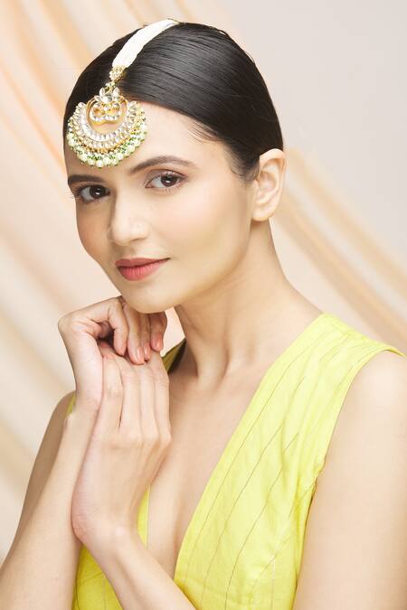 Vivinia By Vidhi Mehra Gold Plated Kundan Beaded Maangtikka Online at Aza Fashions Vivinia By Vidhi Mehra_Gold Plated Kundan Beaded Maangtikka _Online_at_Aza_Fashions