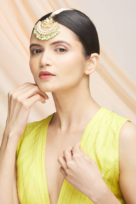 Shop Vivinia By Vidhi Mehra Gold Plated Kundan Beaded Maangtikka Online at Aza Fashions Shop_Vivinia By Vidhi Mehra_Gold Plated Kundan Beaded Maangtikka _Online_at_Aza_Fashions