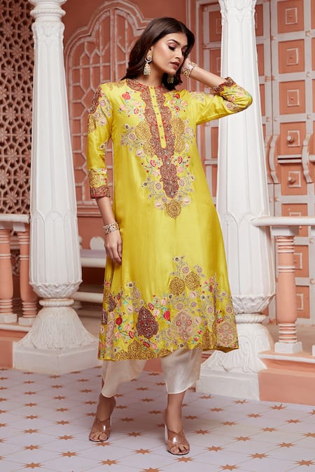Debyani + CO Yellow Dupatta - Organza, Kurta Pure , Salwar- Chanderi A-line Set Online at Aza Fashions Debyani + CO_Yellow Dupatta - Organza, Kurta Pure , Salwar- Chanderi A-line Set _Online_at_Aza_Fashions